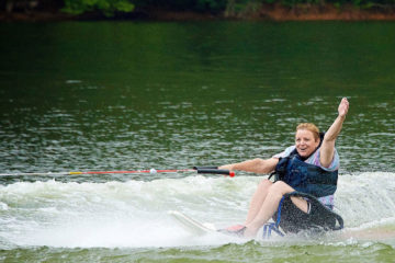kim tries adaptive water skiing